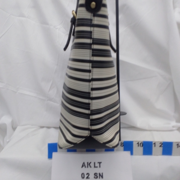 Anne Klein Vintage Ebony and Ivory Two-Handle § - Picture 5 of 13